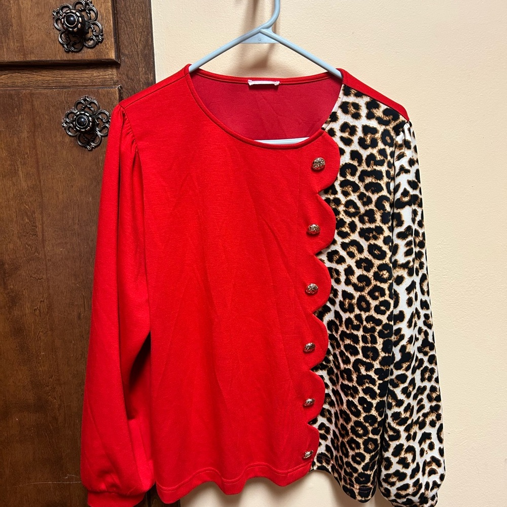•JODIFL•Red & leopard top•Size Medium•NWOT•